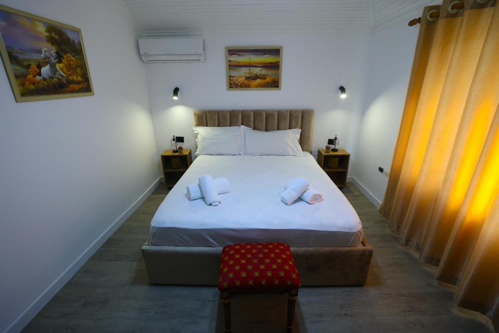 Vila Alizee Hotel ティラナ エクステリア 写真