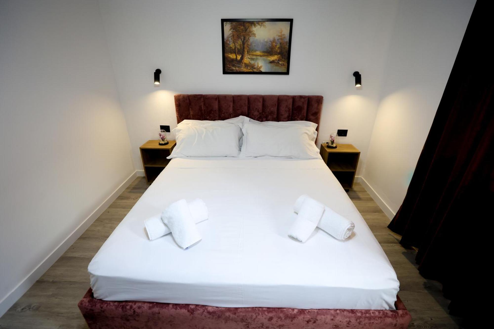 Vila Alizee Hotel ティラナ エクステリア 写真
