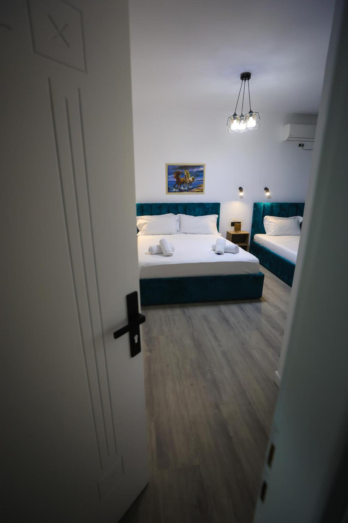 Vila Alizee Hotel ティラナ エクステリア 写真
