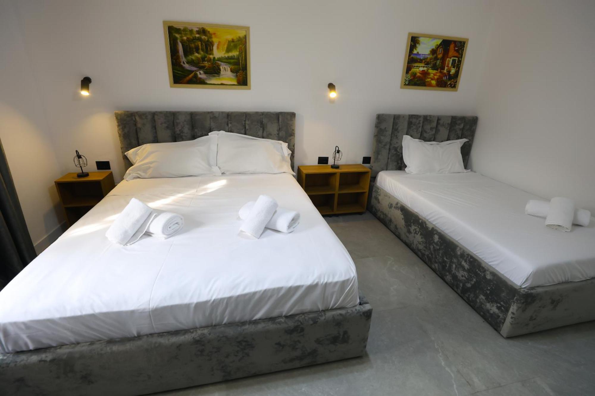 Vila Alizee Hotel ティラナ エクステリア 写真